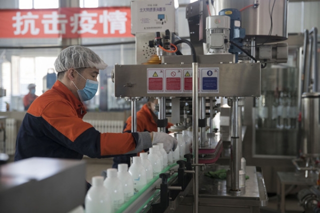 Китайские предприятия возобновили производство с соблюдением строгих мер профилактики распространения коронавирусной инфекции