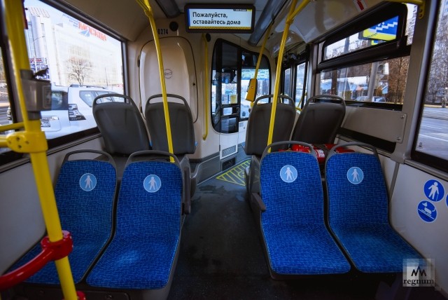 В московских автобусах призывают оставаться дома