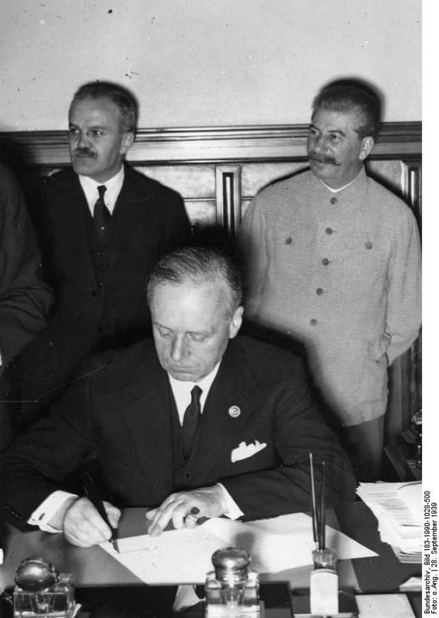 Подписание пакта о ненаподении между Германией И СССР. 1939