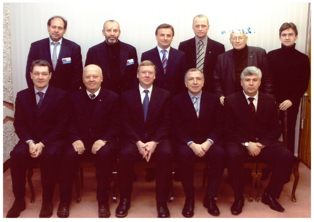Э. Борисов с А. Чубайсом и И. Клебановым в музее «Севмаша». 18 ноября 2006 года. Фото из книги Э. Борисова «DEMOверсия моей жизни»