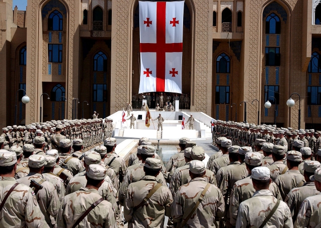 Армия Грузии в составе войск НАТО на площади Багдада. Ирак
