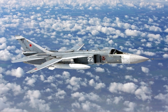 Фронтовой бомбардировщик Су-24М 