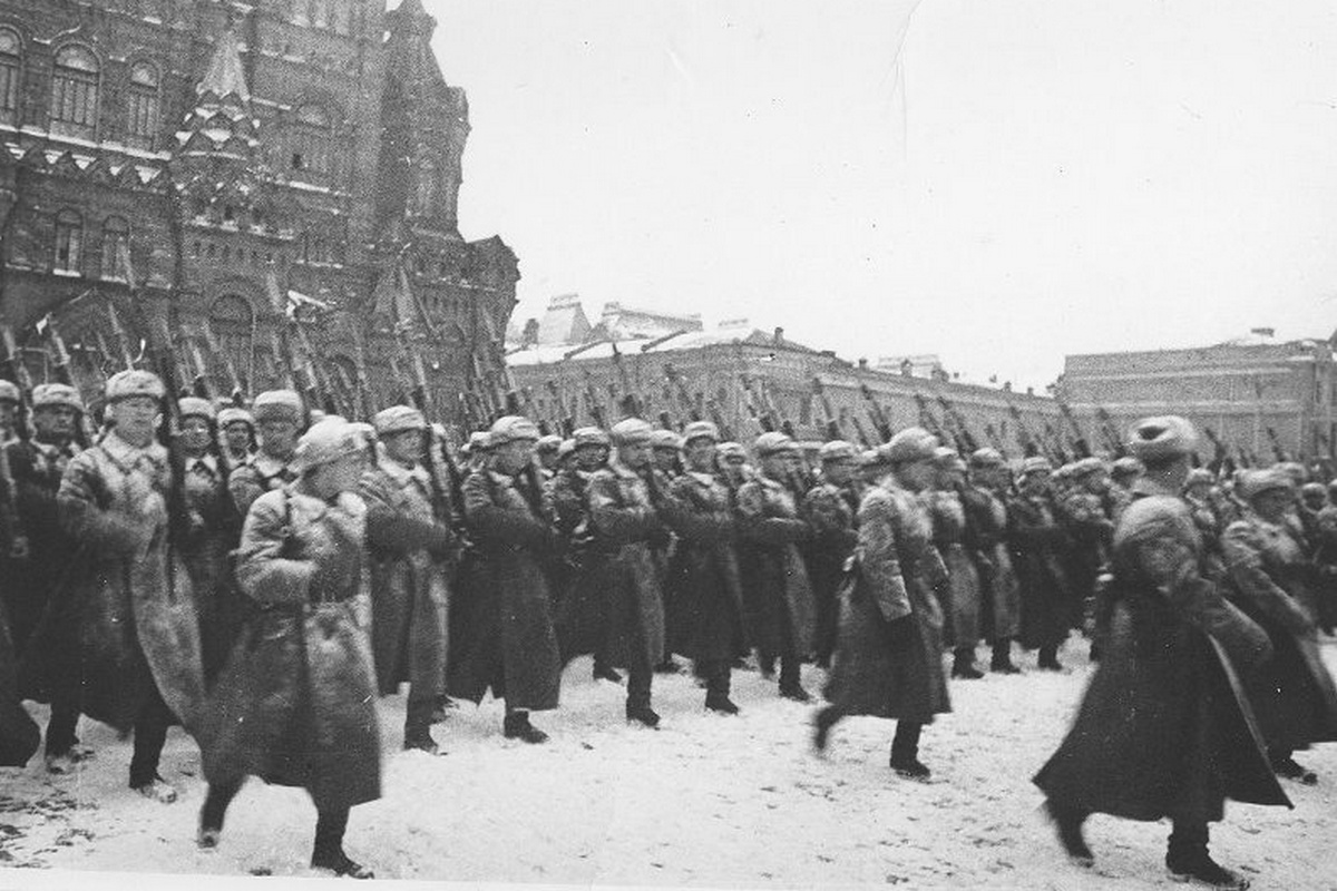 Парад в москве 7 ноября 1941 фото