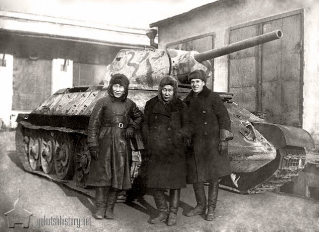 Танк, изготовленный на средства, собранные трудящимися ЯАССР. Москва. Ноябрь 1942