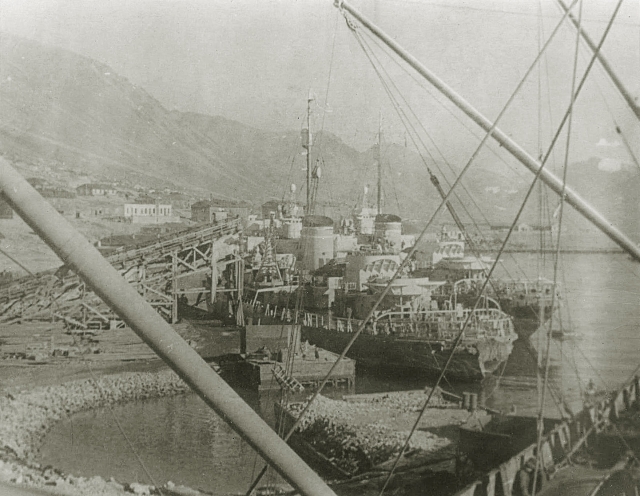 Порт посёлка Провидения, бухта Комсомольская. 1940-е