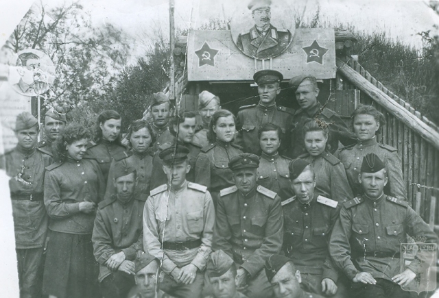 Личный состав 3-го запасного авиационного полка. Павловский аэродром, Марийская АССР. 1943-1945