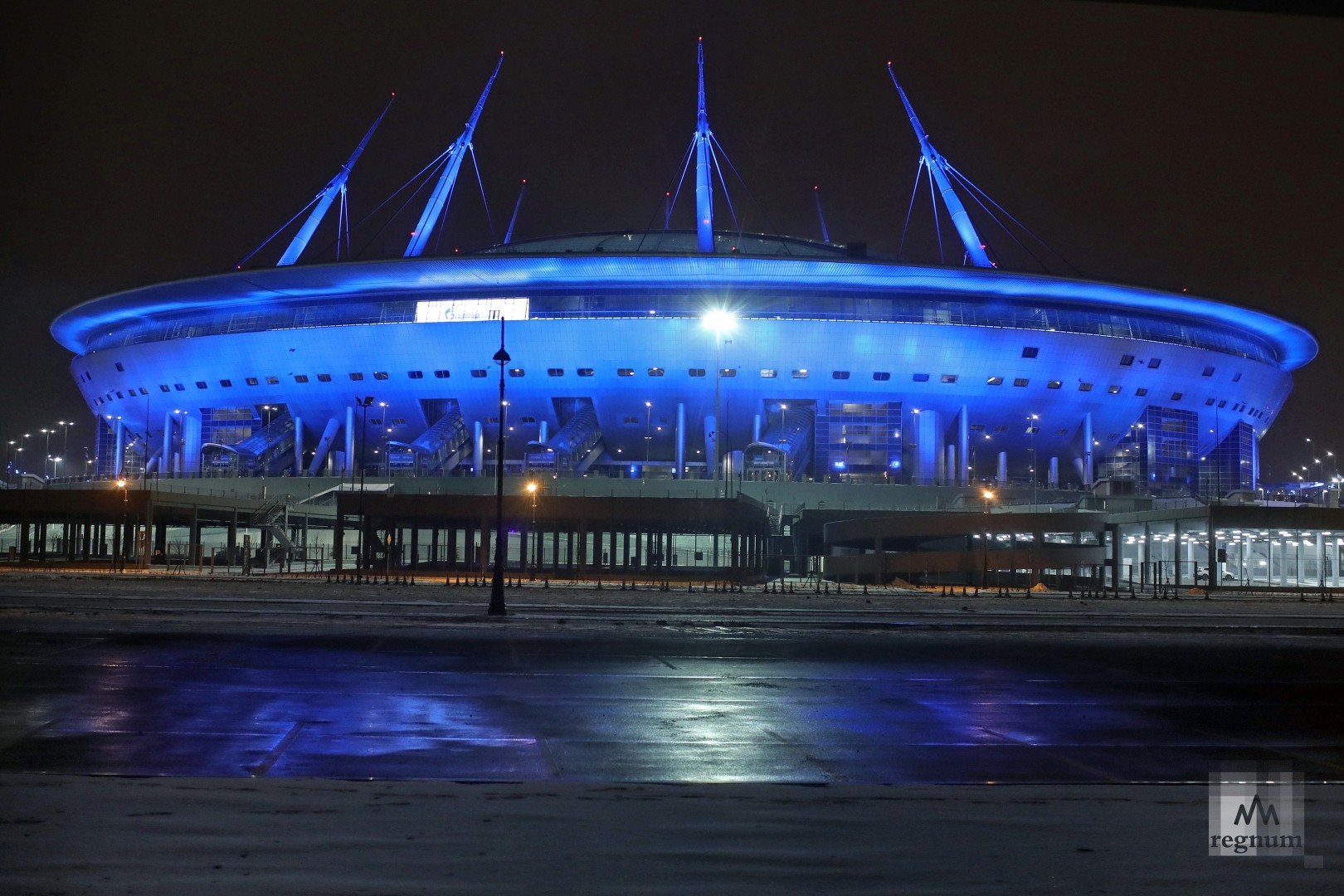 Стадион зенит сколько. Стадион Крестовский Санкт-Петербург. Питер стадион Зенит.