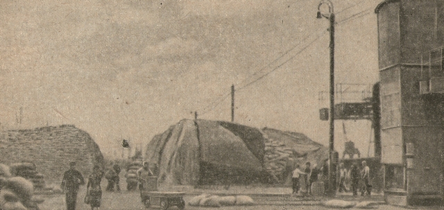 Эвакуированное зерно в Махачкалинском порту. 1940-е