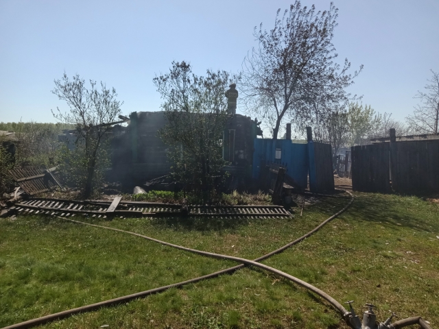 В Курганской области дети спалили дом