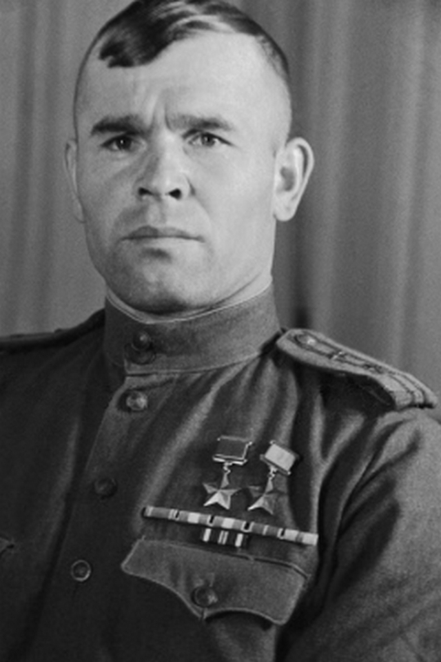 Дважды Герой Советского Союза генерал Ворожейкин Арсений Васильевич