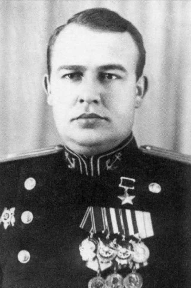 Герой Советского Союза Дмитрий Васильевич Зюзин