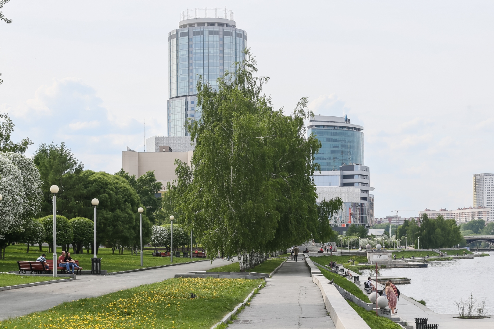 Парк у театра драмы Екатеринбург