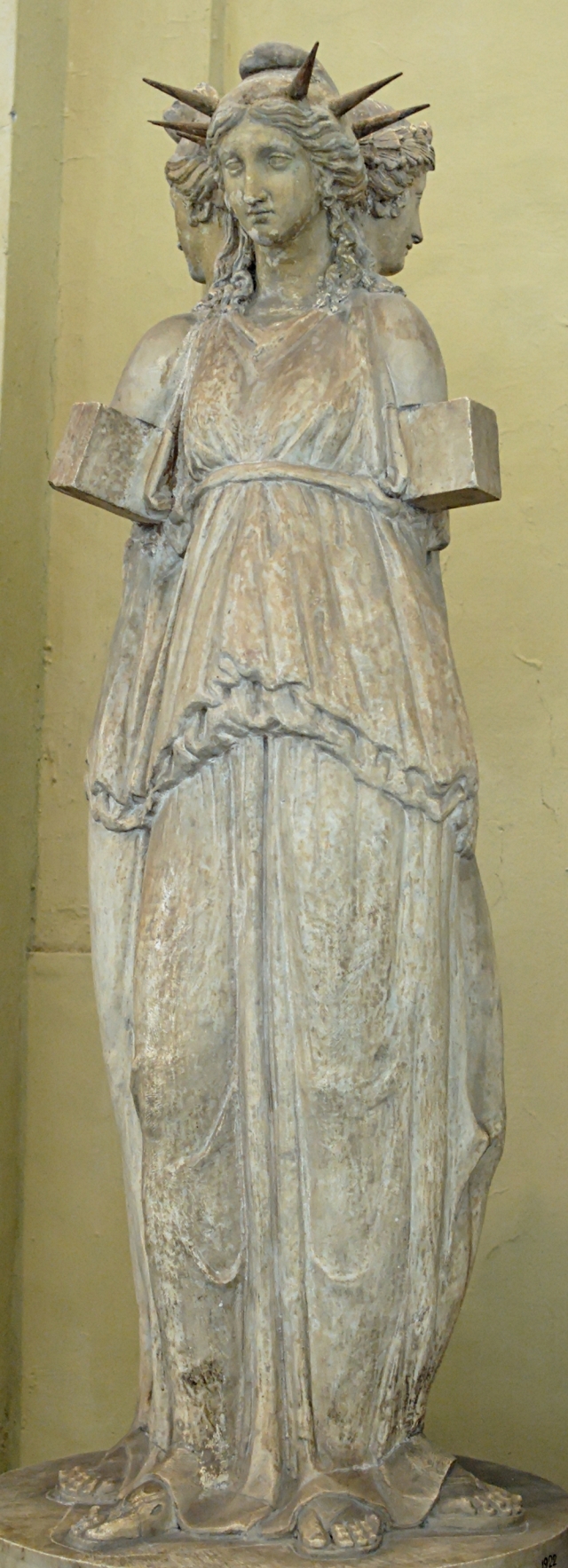Триединый образ Гекаты (музей Кьярамонти, Ватикан)