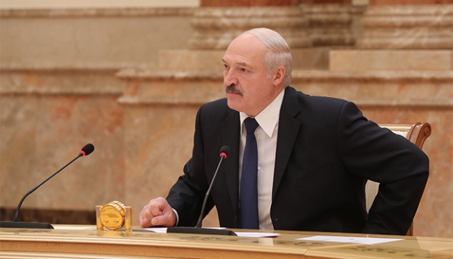 Александр Лукашенко во время принятия кадровых решений по новому составу Правительства, 4 июня 2020 года