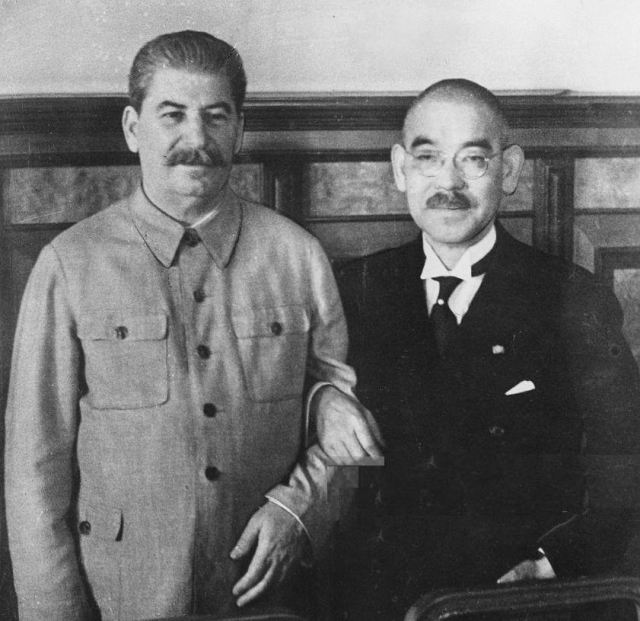Иосиф Сталин и Ёсукэ Мацуока