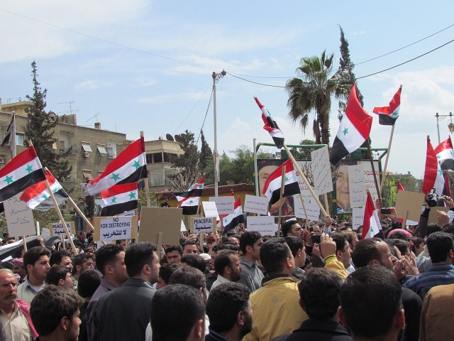 Демонстрация в южном пригороде Дамаска, 8 апреля 2011 