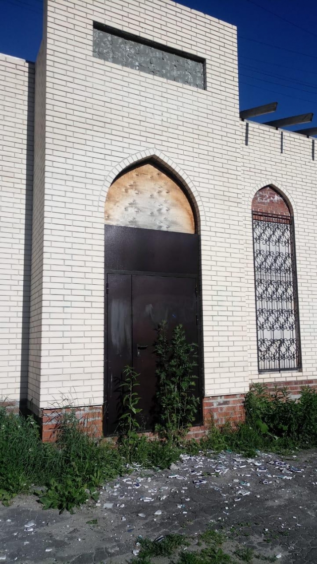 Табличку с изречением из Корана разбили вандалы в Электрогорске