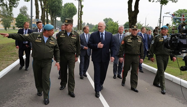 Посещение Александром Лукашенко  38-й Брестской отдельной гвардейской десантно-штурмовой Венской Краснознаменной бригады