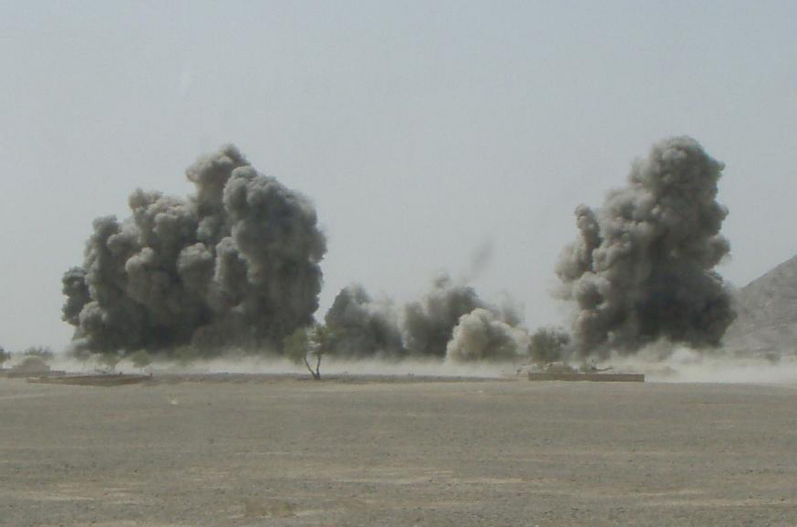 В Ираке совершено нападение на автоколонну снабжения базы США