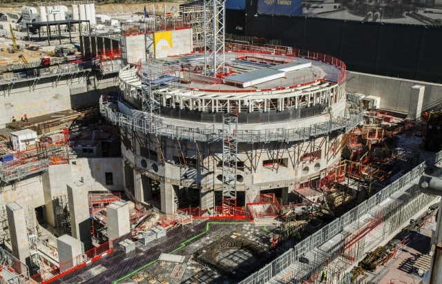 Строительство Международного экспериментального реактора Torus (ITER) на юге Франции. Апрель 2018 года