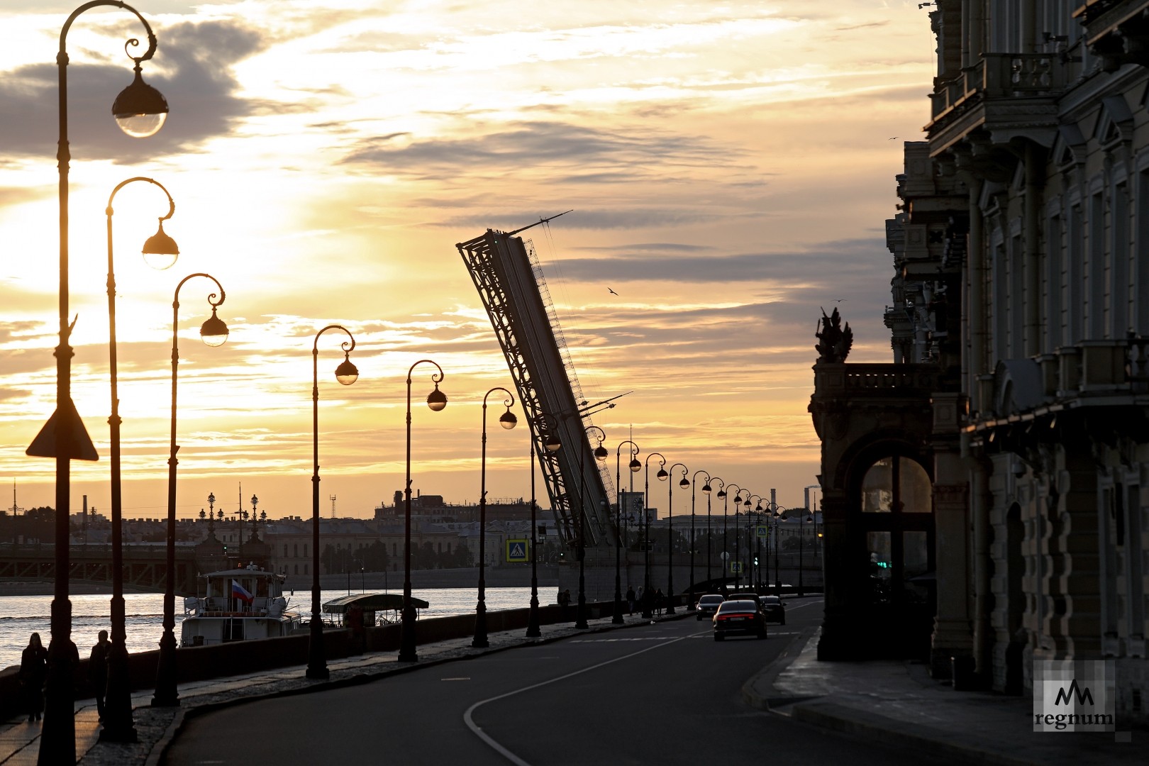 Фото на троицком мосту