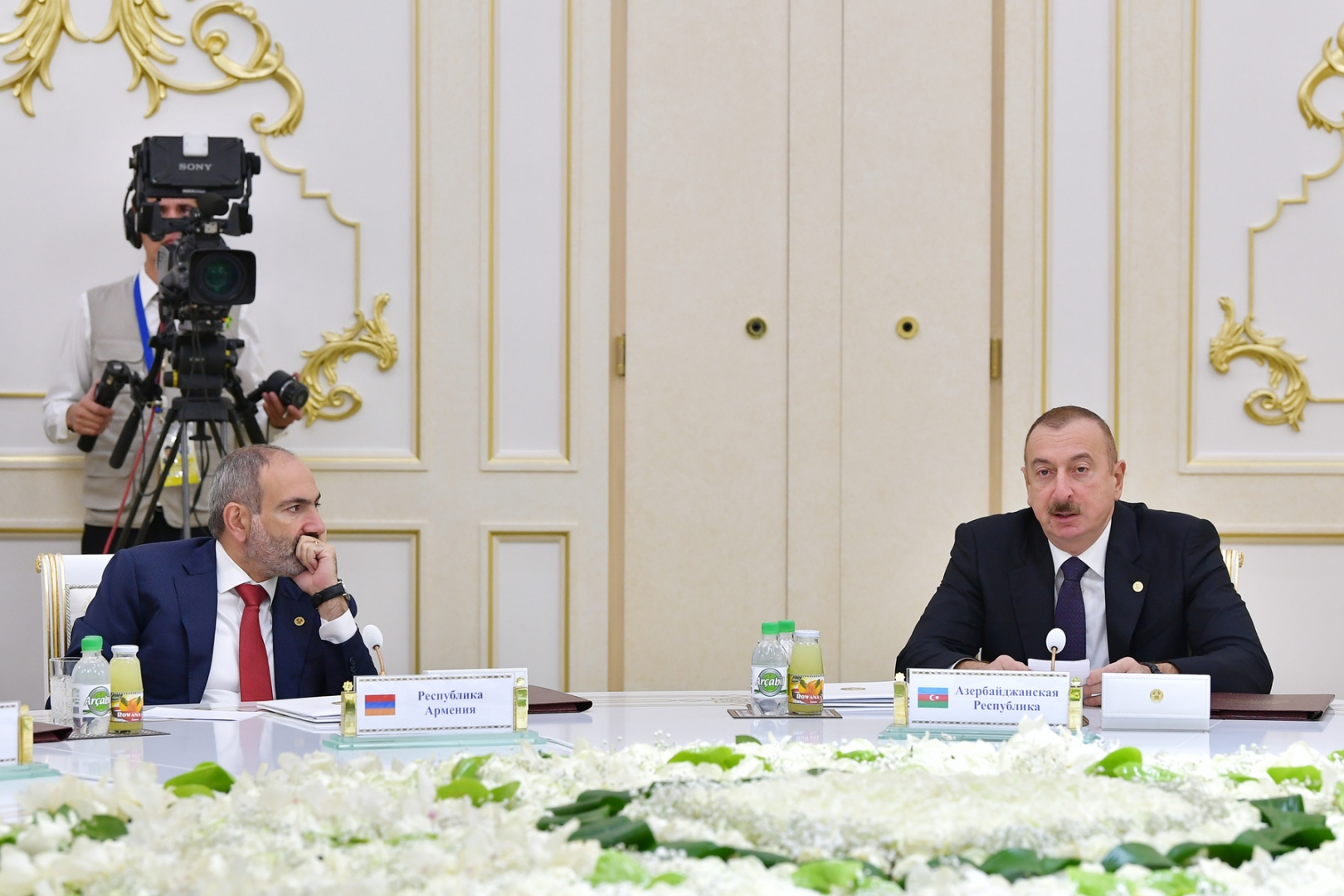 Пашинян: с Азербайджаном нужно договариваться о мире