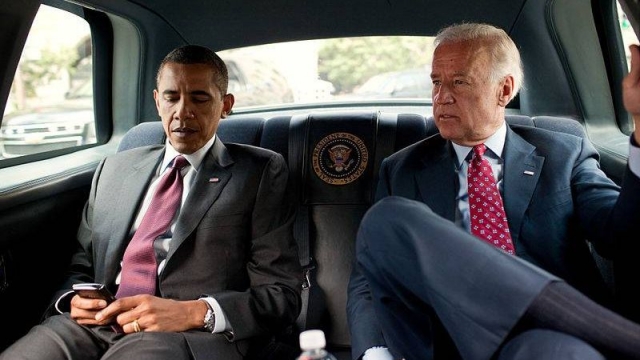 Экс-президент США Барак Обама и Джо Байден