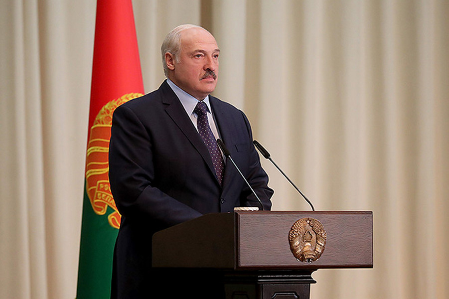Лукашенко ждёт на «майдане» в Белоруссии «профессиональных бандитов» из ЧВК