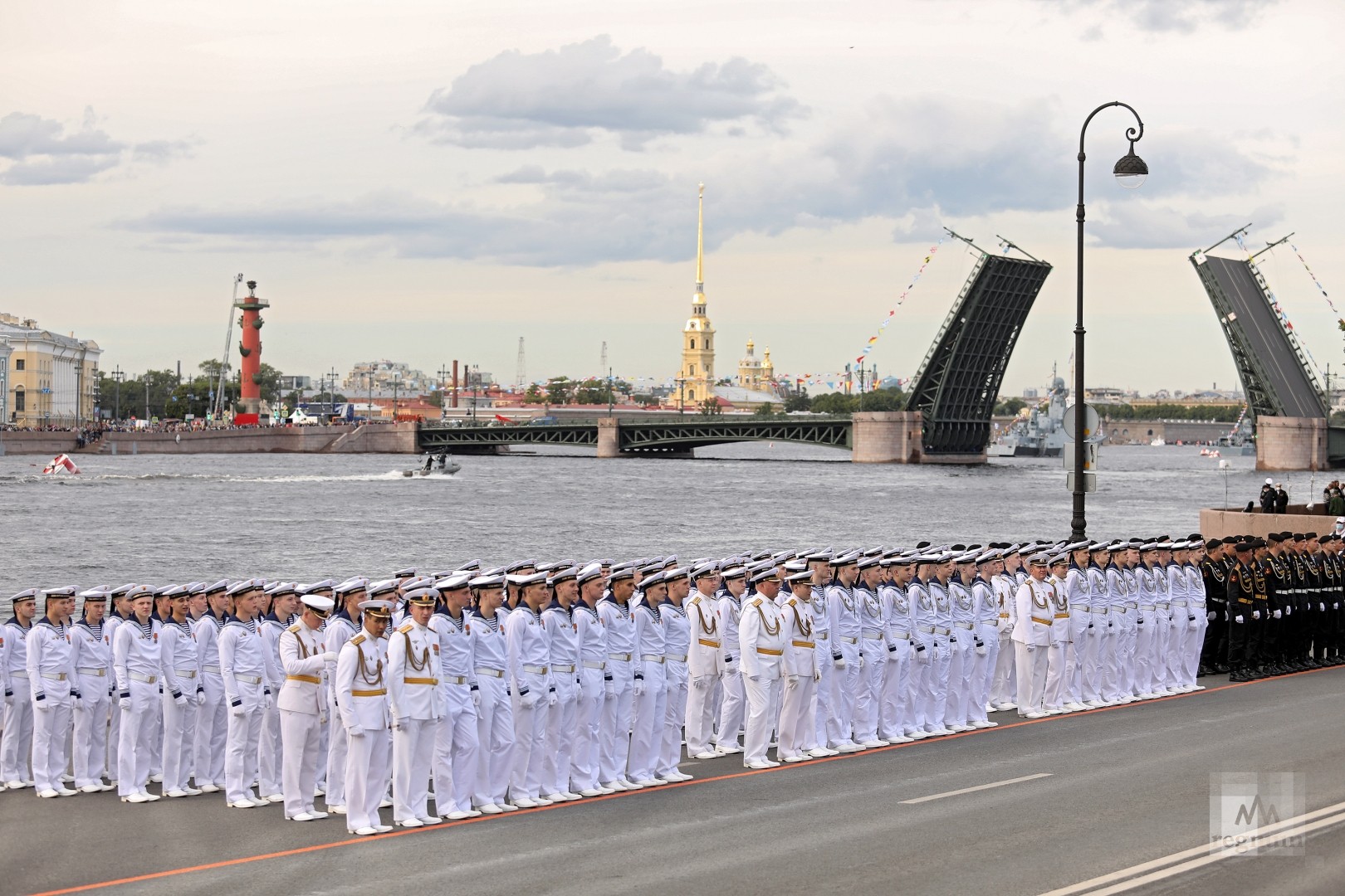 Честь дня вмф. Парад ВМФ В Санкт-Петербурге 2022. Парад ВМФ В Санкт-Петербурге 2021. Военно морской парад в Санкт Петербурге 2020. День ВМФ главный парад Санкт-Петербург.