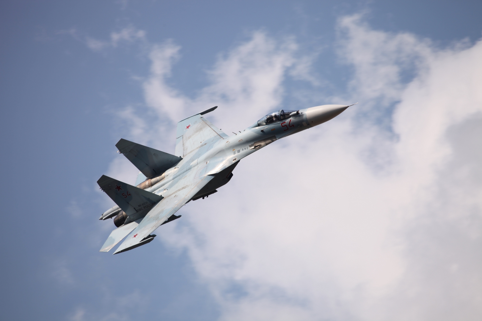 Российский Су-27 отогнал самолет-шпион США от границы РФ над Черным морем