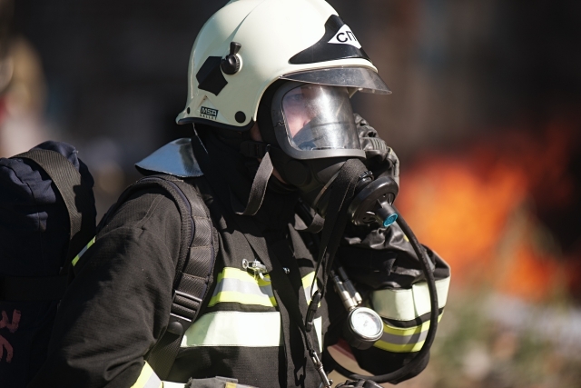 В Сочинском нацпарке сутки тушат масштабный пожар