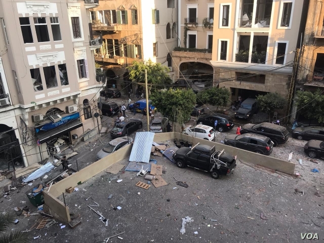 Последствия взрыва в порту Бейрута