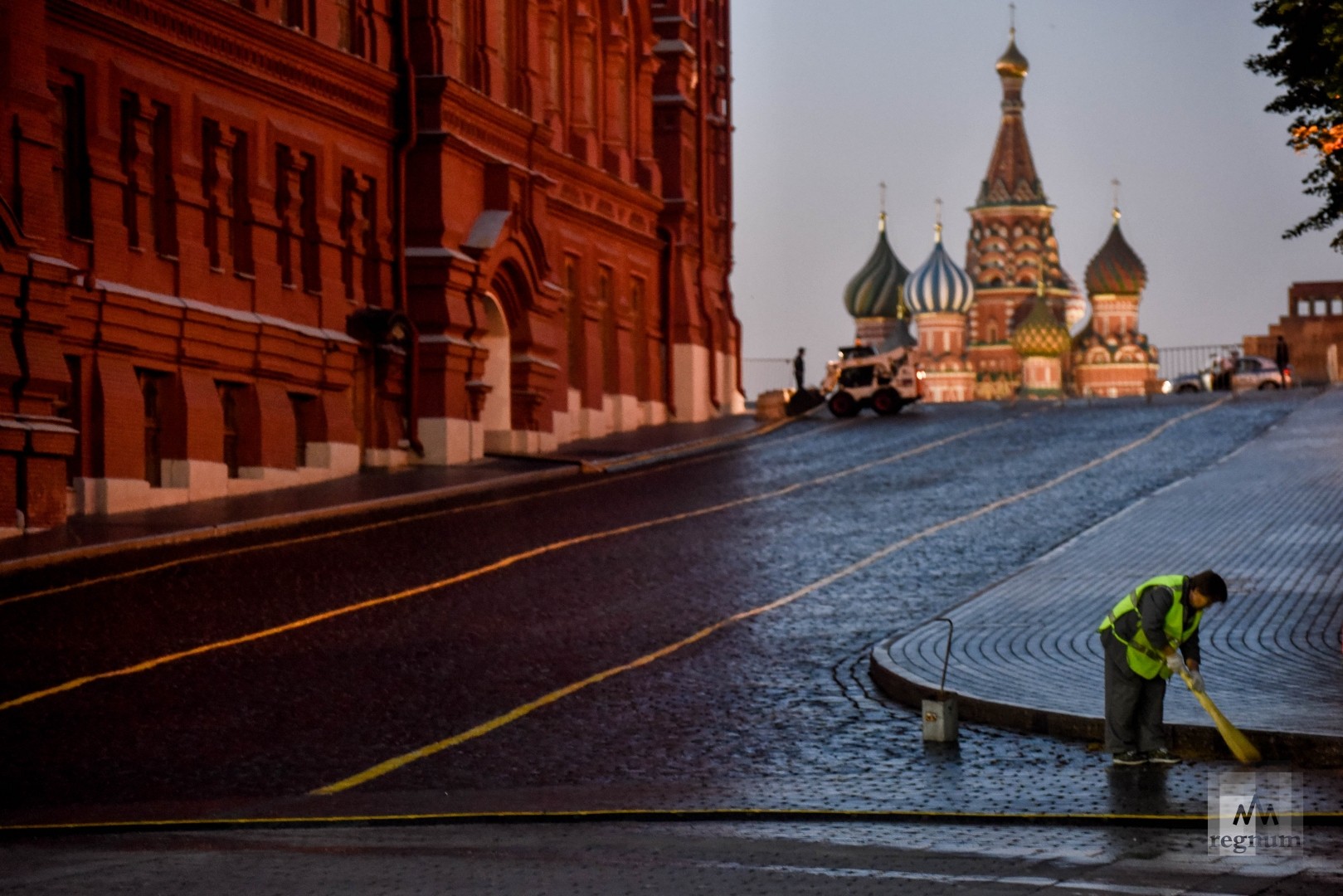 Москва стану. Москва и жизнь. Москва снова столица. Москва ассоциации с городом. Москва стала свободной.