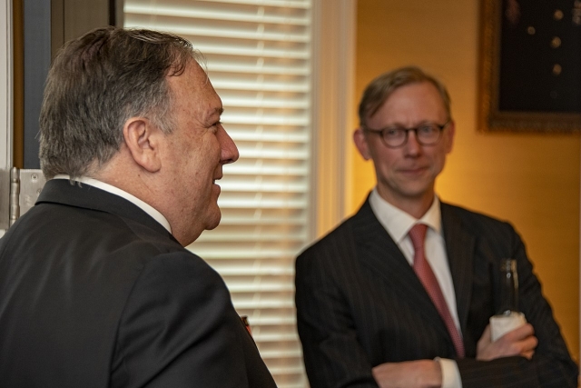 Mike Pompeo e Brian Hook 