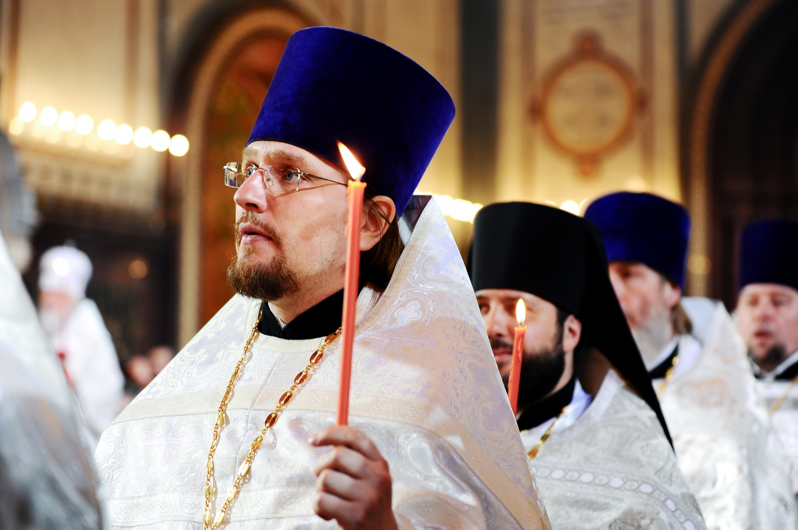 Церковную православную службу. Головной убор священника православной церкви.