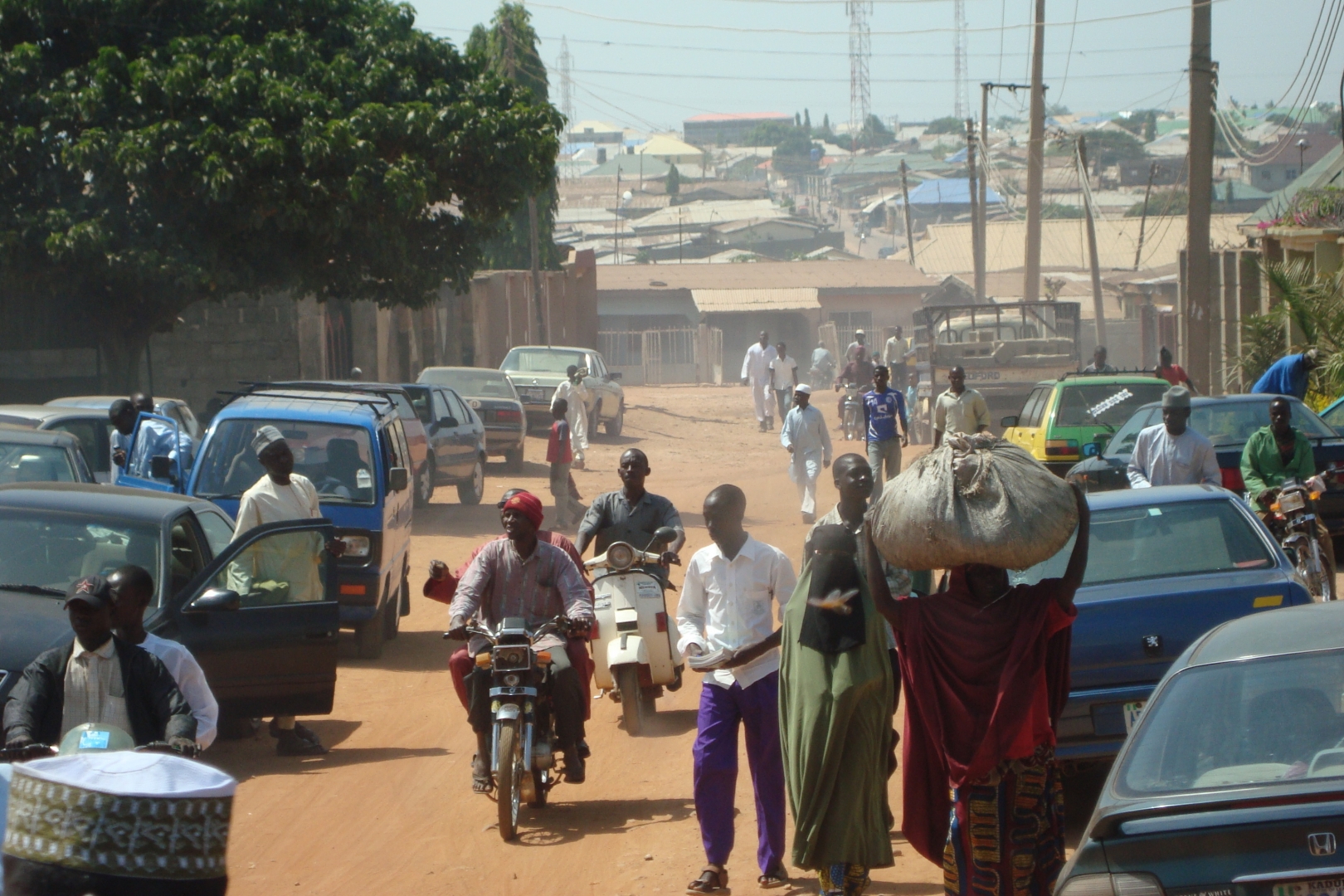 В Нигере ввели чрезвычайное положение после убийства граждан Франции ...