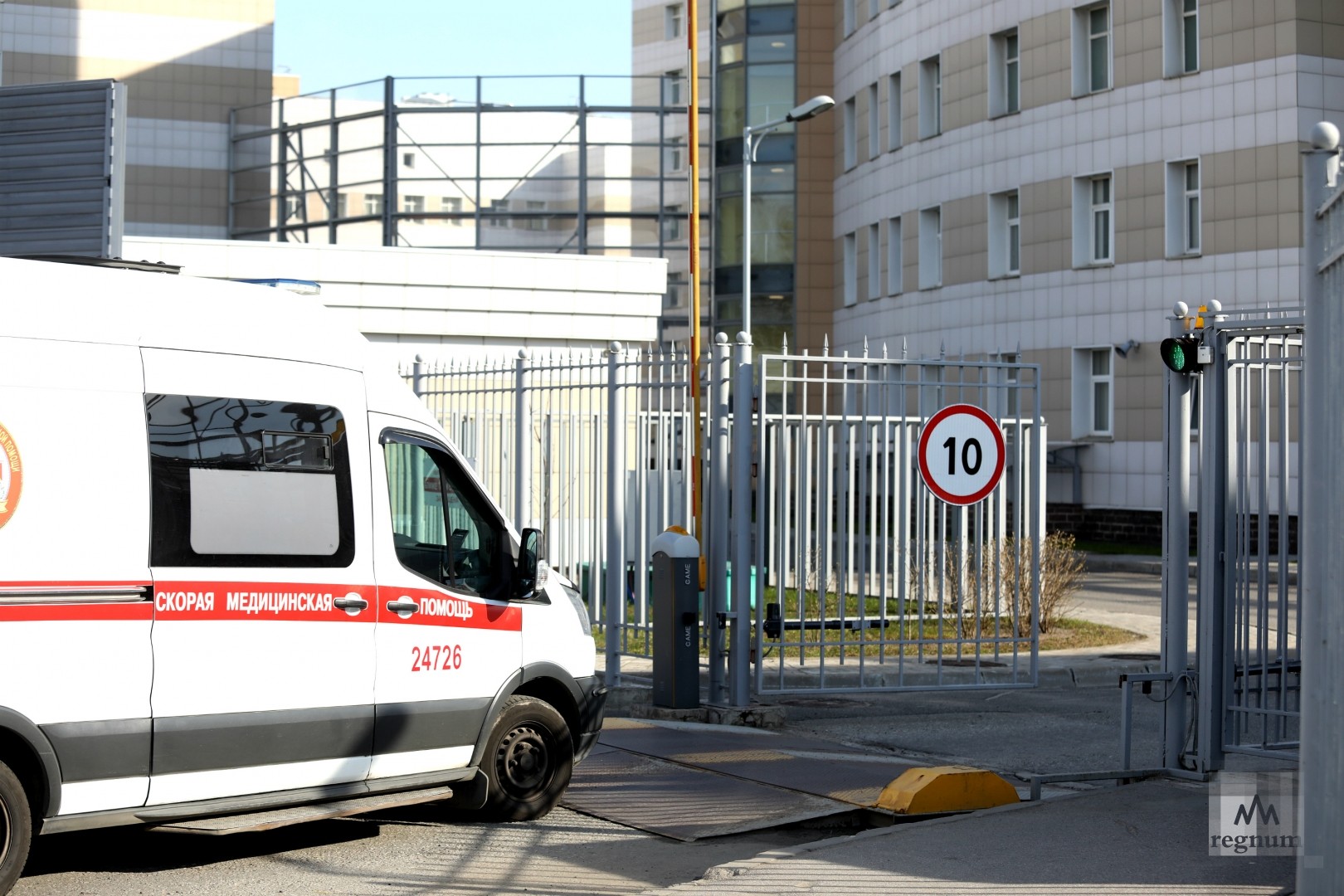 В больницы Петербурга кладут больше «реально больных» COVID, чем выявляют