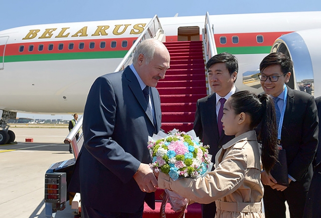 Alexander Lukashenko durante sua visita à China 