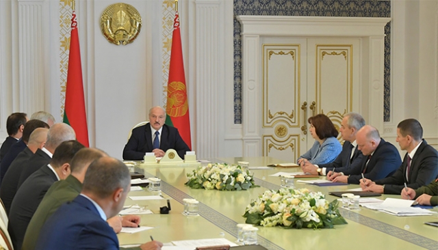 Президент Беларуссии Александр Лукашенко 18 августа провел совещание с членами Совета Безопасности 