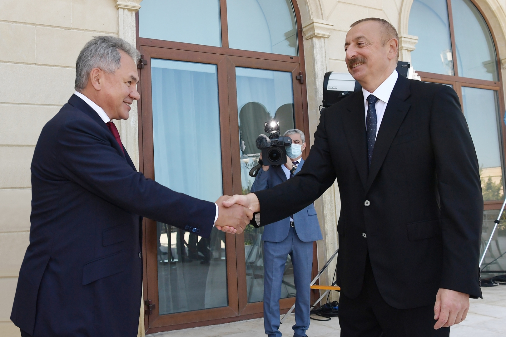 Президент Азербайджана принял делегацию Минобороны РФ во главе с Шойгу