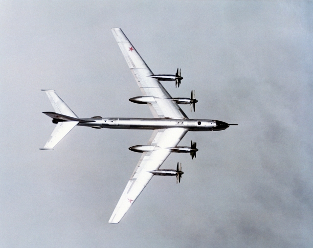 Дальний бомбардировщик Ту-95 