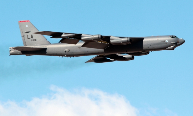 Стратегический бомбардировщик B-52H 