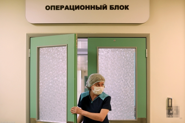 Медработник в Мариинской больнице. Санкт-Петербург