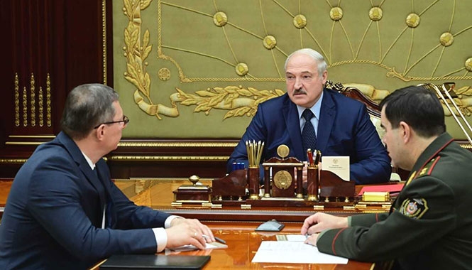 Лукашенко проводит совещание с сотрудниками силовых ведомств