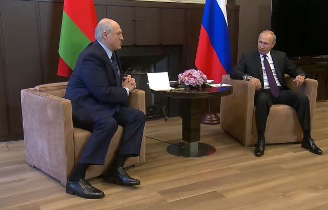 Александр Лукашенко и Владимир Путин на встрече в Сочи