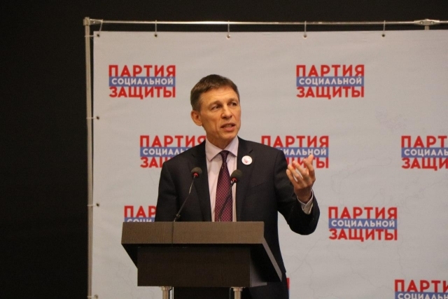 Лидер партии «Социальной защиты» Владимир Михайлов
