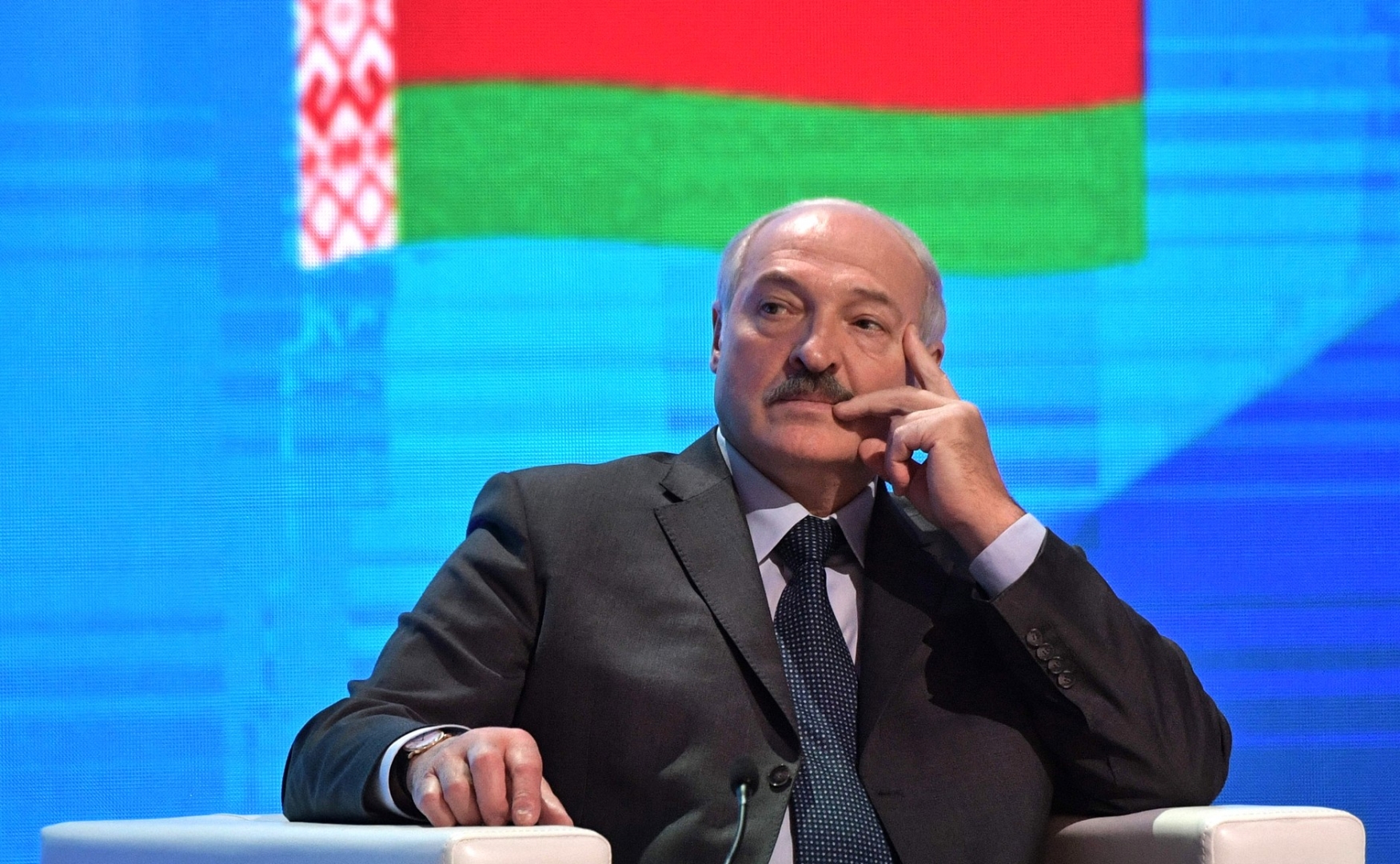 Лукашенко обвинил политиков Литвы, Польши и Украины в безумии