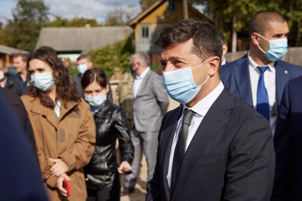 Зеленский нашел виновных в разгуле коронавируса на Украине