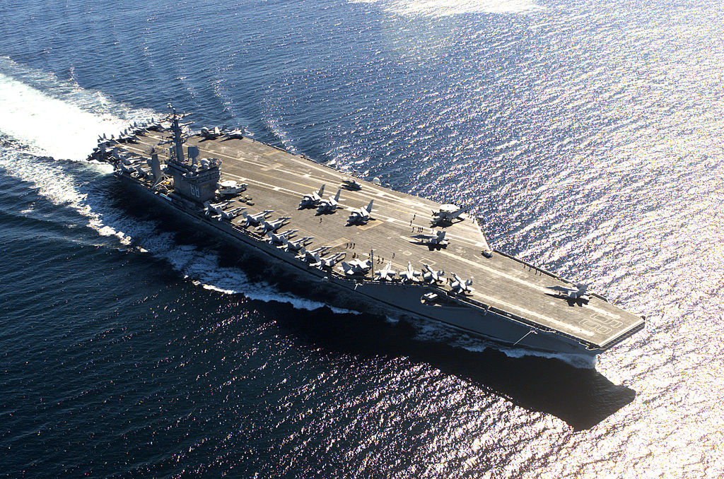 Авианосная группа ВМС США впервые за год вошла в Персидский залив