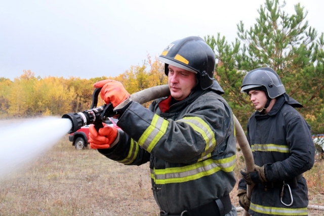 На окраине села в Ростовской области потушили природный пожар